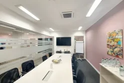 #24215 Ufficio al piano ottavo e sedici posti auto