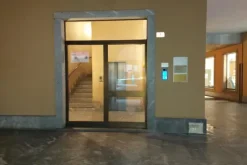 #18704 Ufficio al piano secondo con ampia autorimessa