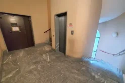 #18704 Ufficio al piano secondo con ampia autorimessa