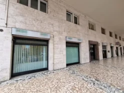 #22999 Ufficio al piano terra con archivio al seminterrato a reddito garantito