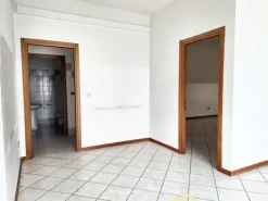 #23907 Ufficio al piano terra con cantina in complesso condominiale