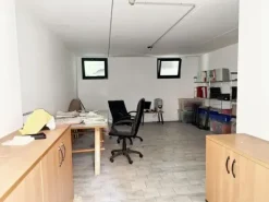 #23907 Ufficio al piano terra con cantina in complesso condominiale