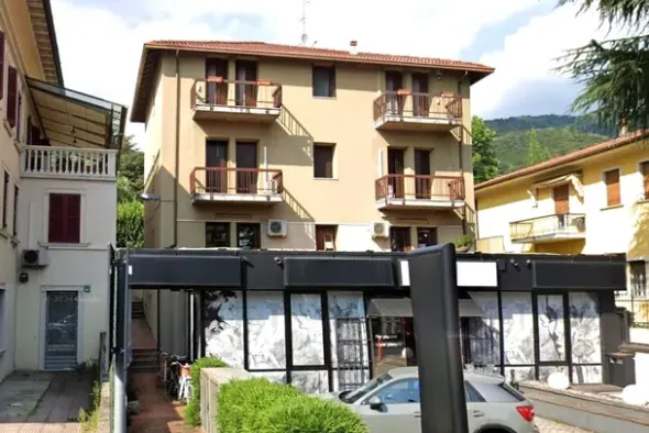 #24584 Ufficio al piano terra con scoperto privato
