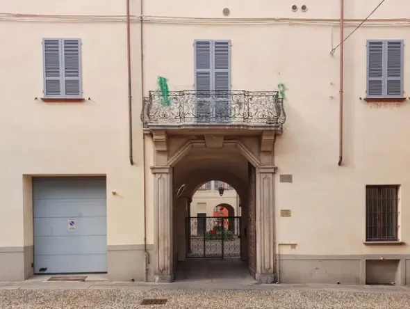 #19101 Ufficio al piano terra in complesso residenziale