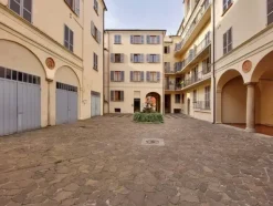 #19101 Ufficio al piano terra in complesso residenziale