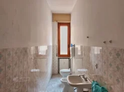 #19101 Ufficio al piano terra in complesso residenziale