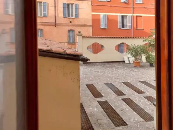 #19101 Ufficio al piano terra in complesso residenziale