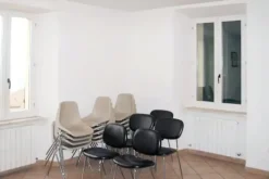 #22385 Ufficio al piano terzo in borgo medievale