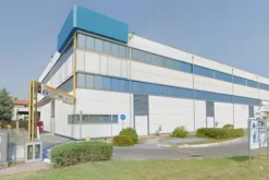 #9214 Ufficio con archivio al piano secondo di complesso commerciale