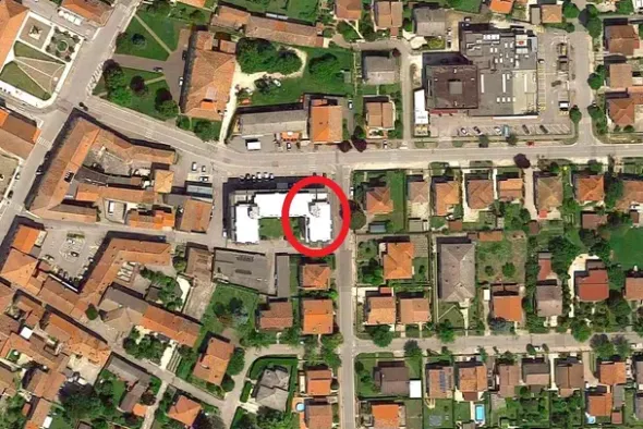 #25220 Ufficio con balconi in edificio condominiale