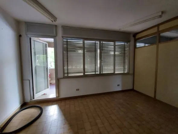 #14611 Ufficio con cantina e garage doppio