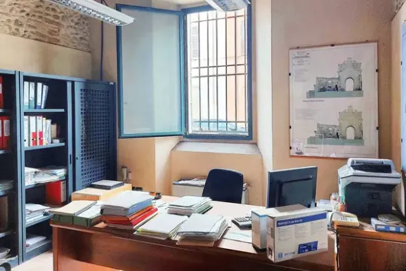 #21948 Ufficio con cantina in edificio ristrutturato