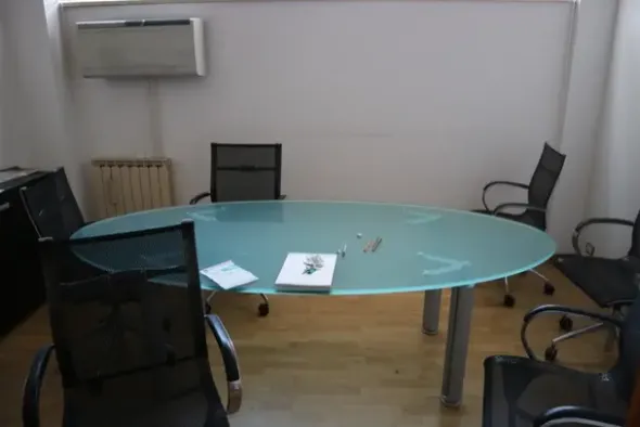 #2297 Ufficio con garage e area esterna. Lotto unico