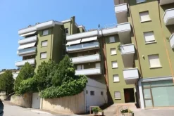 #2297 Ufficio con garage e area esterna. Lotto unico