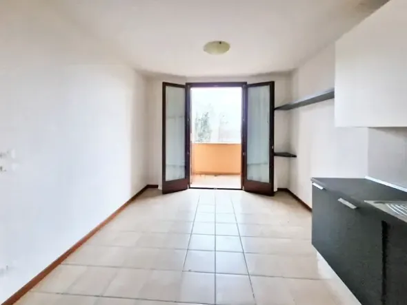 #23087 Ufficio con garage e cantina in edificio residenziale