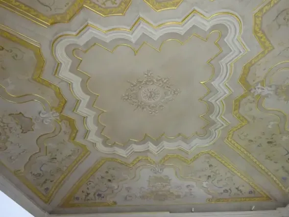 #7588 Ufficio con garage in palazzo storico