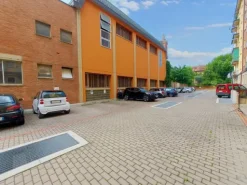 #24537 Ufficio con magazzini e posti auto in centro storico