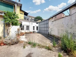 #24199 Ufficio con magazzino e parcheggi
