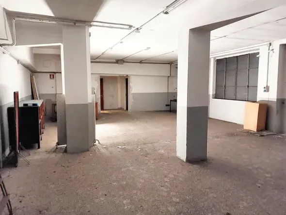 #24347 Ufficio con magazzino in edificio residenziale