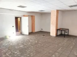 #24347 Ufficio con magazzino in edificio residenziale