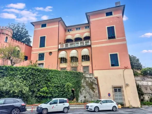 #2525010 Ufficio con posti auto all'interno del Palazzo Imperiale Bertani