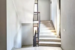 #2537495 Ufficio con posti auto coperti e depositi