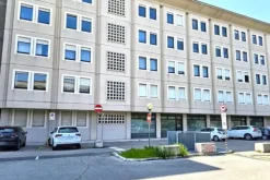 #2537495 Ufficio con posti auto coperti e depositi