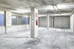 #2537495 Ufficio con posti auto coperti e depositi