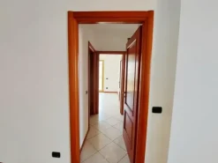 #14750 Ufficio e abitazione con cantina e posti auto