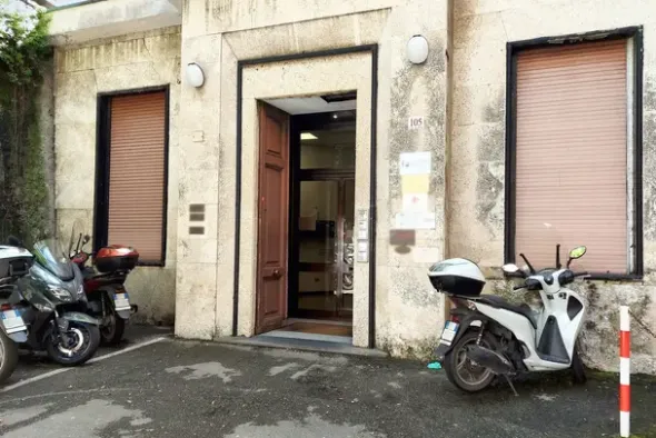 #23669 Ufficio e posto auto coperto