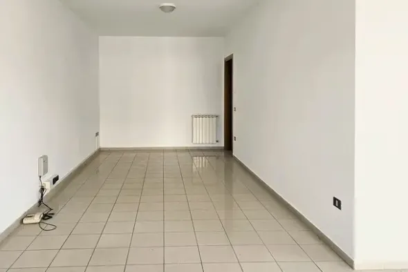 #24651 Ufficio e posto auto in edificio polifunzionale
