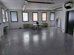 #12102 Ufficio in complesso condominiale con posto auto e deposito