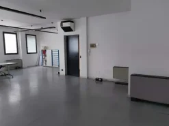 #12102 Ufficio in complesso condominiale con posto auto e deposito