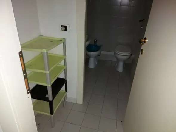 #12102 Ufficio in complesso condominiale con posto auto e deposito