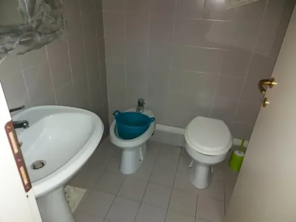 #12102 Ufficio in complesso condominiale con posto auto e deposito