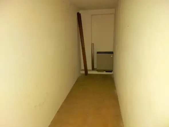 #12102 Ufficio in complesso condominiale con posto auto e deposito