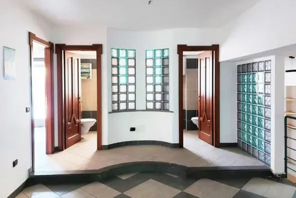#14751 Ufficio piano primo con balcone e terrazzo