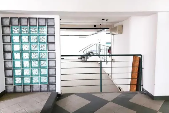 #14751 Ufficio piano primo con balcone e terrazzo