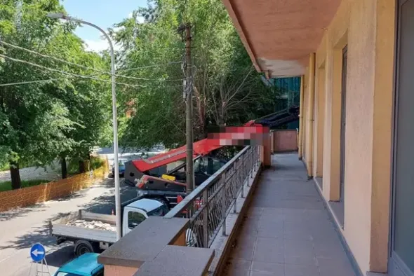 #14751 Ufficio piano primo con balcone e terrazzo