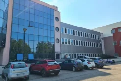 #21161 Ufficio piano secondo e due posti auto coperti