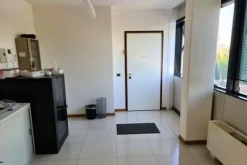 #21161 Ufficio piano secondo e due posti auto coperti