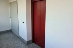 #21161 Ufficio piano secondo e due posti auto coperti