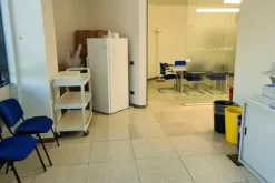 #21161 Ufficio piano secondo e due posti auto coperti