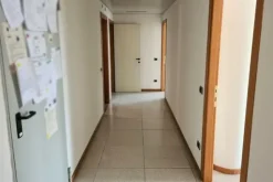 #21161 Ufficio piano secondo e due posti auto coperti