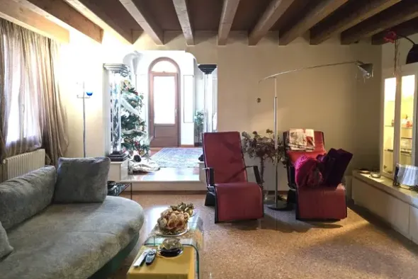 #2638065 Ufficio piano terra con giardino e garage