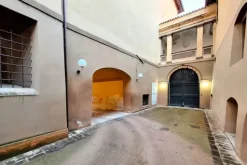 #24619 Ufficio rustico (sub 48) in palazzo centrale