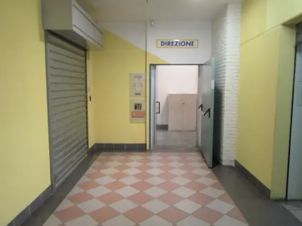 #1654 Ufficio (sub 80) al piano primo di centro commerciale