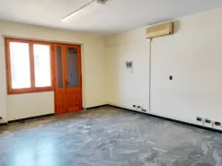 #18471 Ufficio su due livelli con area pertinenziale