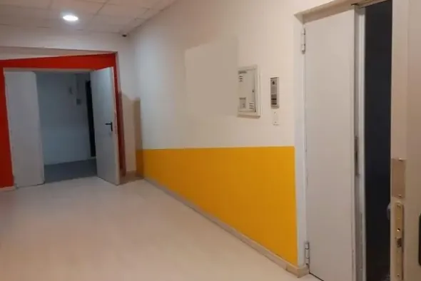 #14860 Uffici piano primo in nucleo commerciale