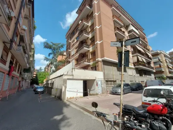 #2639065 Unità commerciale al piano seminterrato